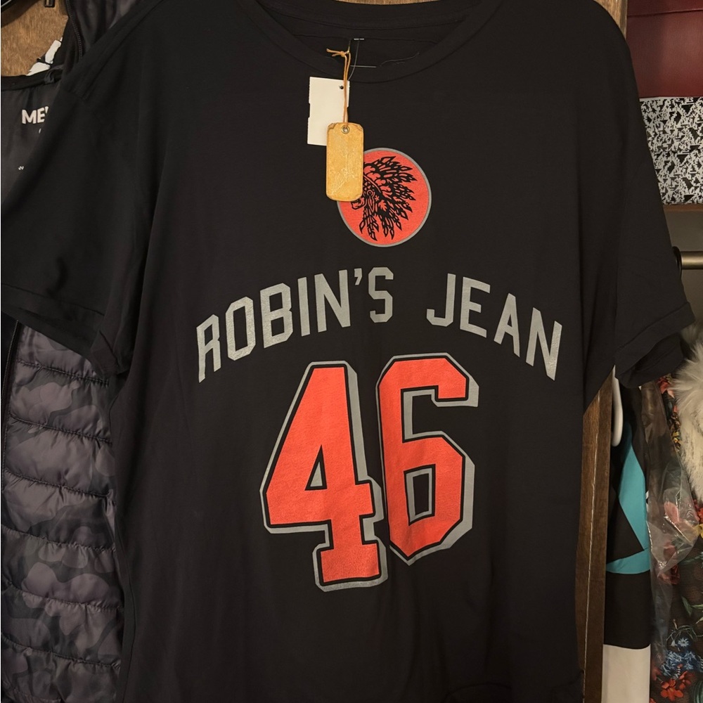 Robin's Jean Black T-Shirt with Red and Gray Print